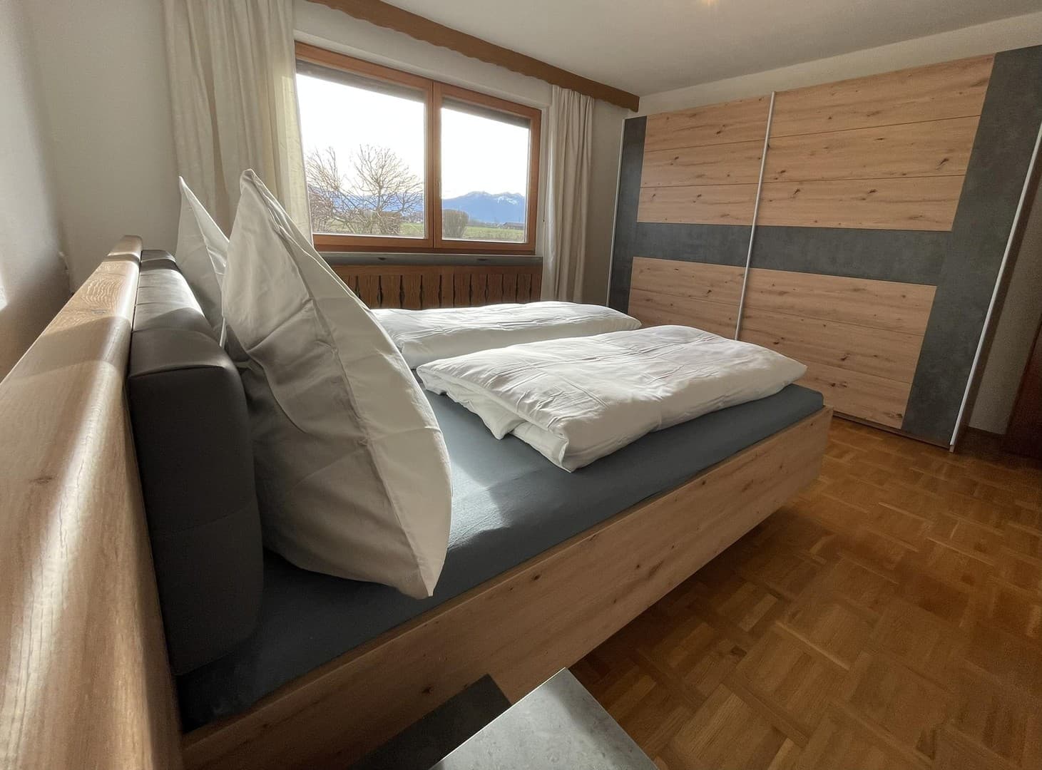 Befristet: Möblierte 3-Zimmer Wohnung mit Garten in Rosenheim Happing mit Alpenblick