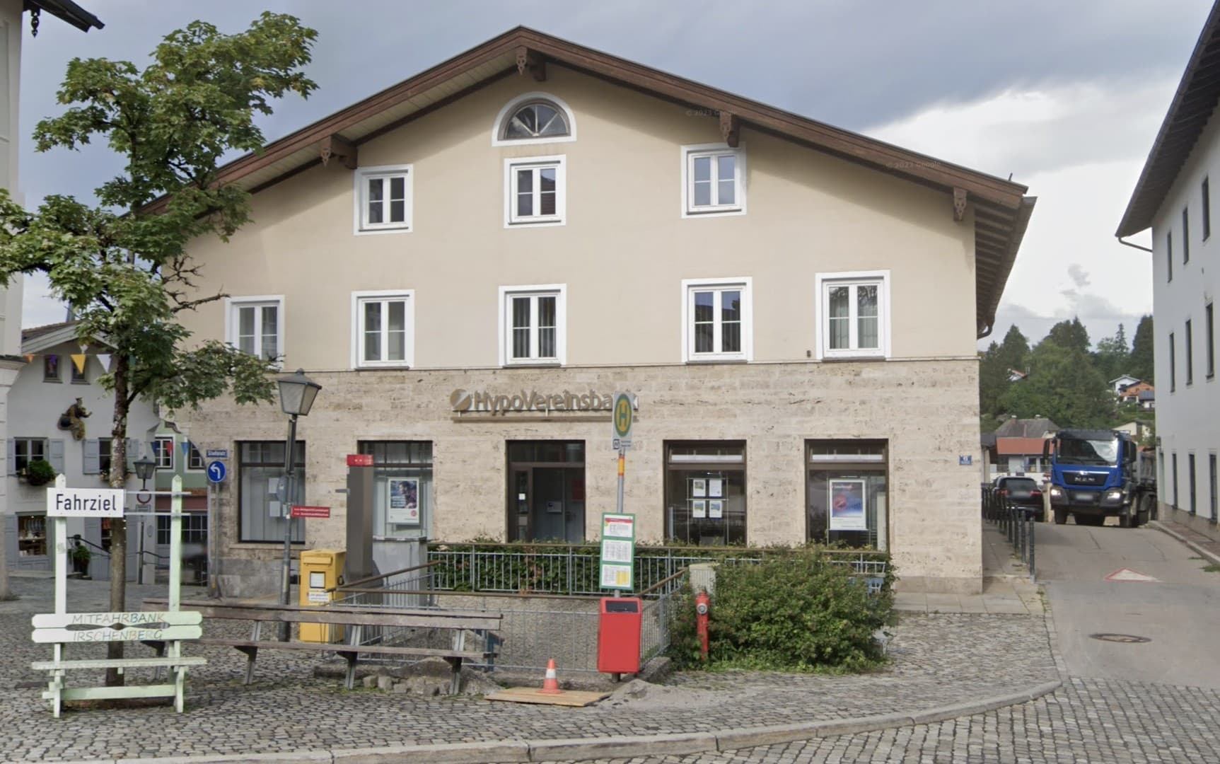 Großzüge Gewerbeeinheit am Stadtplatz | Bei Bedarf Wohnungen & Garten | Büro, Handel, Lager o.Ä.