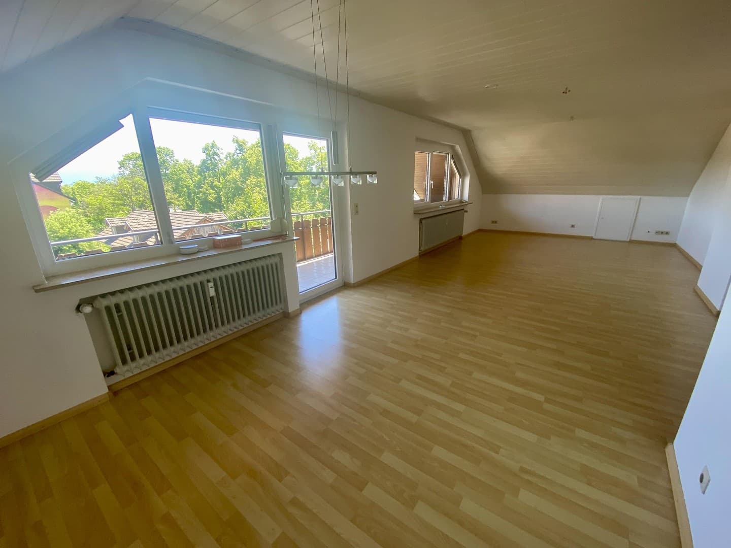 Teningen 3-Zimmer DG-Wohnung