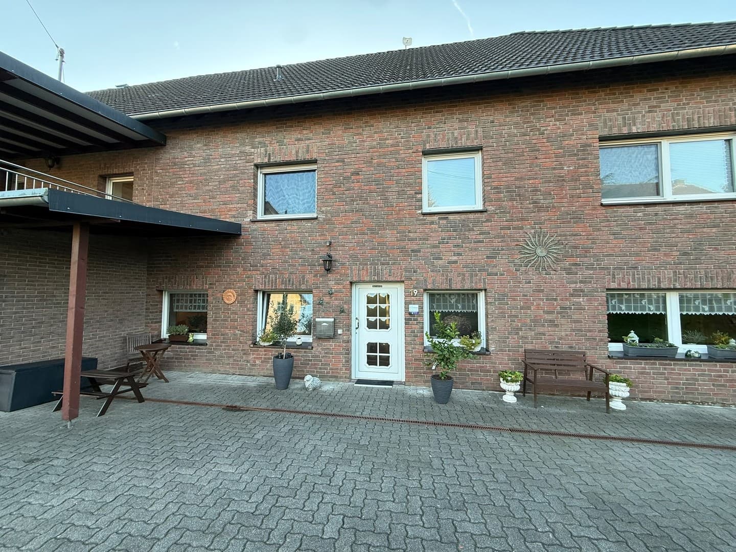helle 4 - Zimmer Wohnung ab 15 Oktober zu vermieten