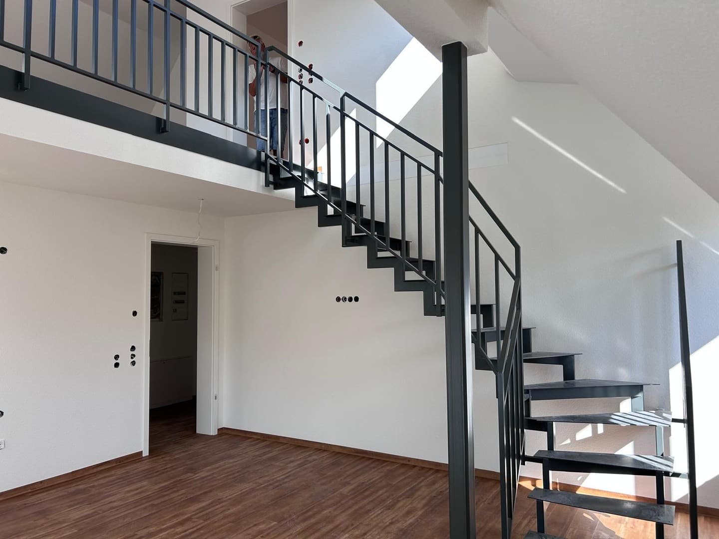 Geschmackvolle 4-Zimmer-Maisonette-Wohnung mit Balkon (KfW 55 Haus) ab 15.11.2026