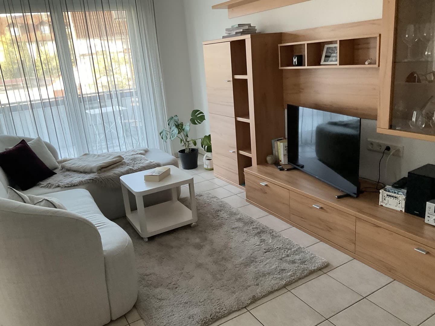 Provisionsfreie, neuwertige 2-Zimmer-Wohnung mit sonnigem, großzügigem Balkon