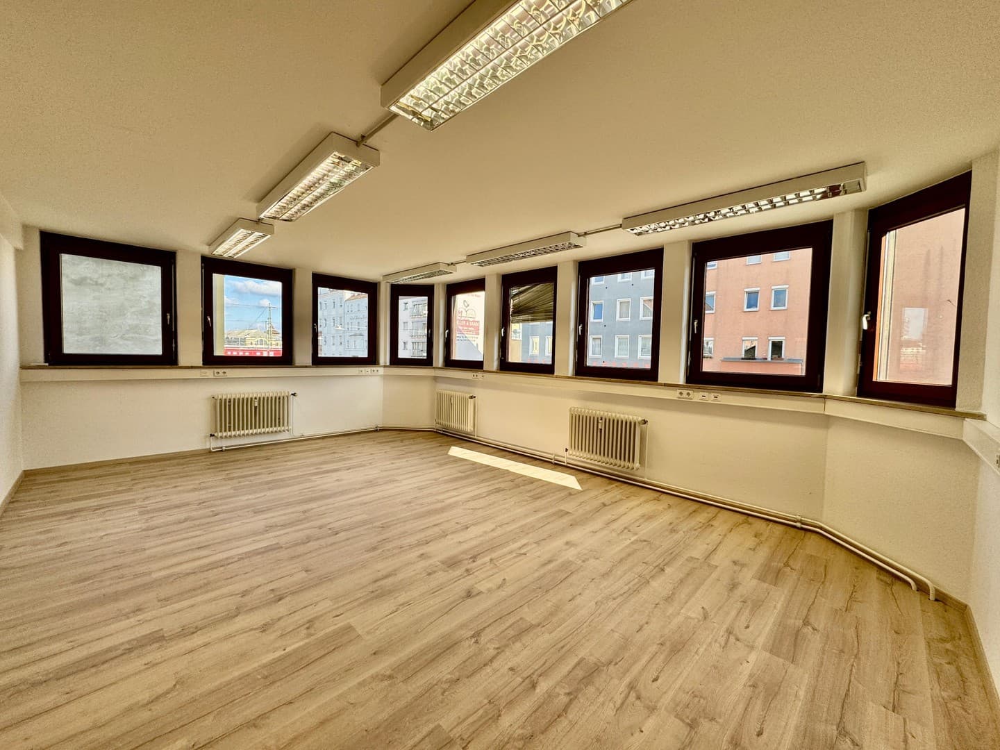 Büro / Praxis / Seminarräume Nürnberg – saniert, 220 m², bei Hbf – provisionsfrei (Eigentümer)
