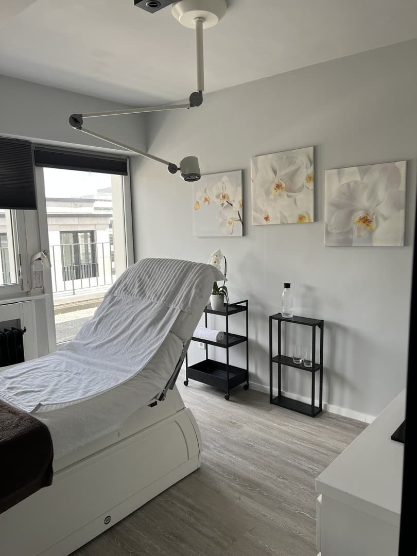 Praxisraum Asthetik/ Permanent make up Kosmetik etc heller Behandlungsraum in der Innenstadt