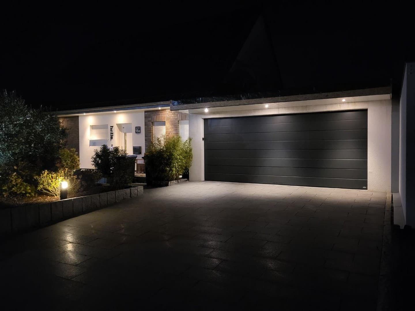 Modernes Wohnen mit Pool, Outdoor-Living und hochwertiger Ausstattung/energieeffizienter Haustechnik