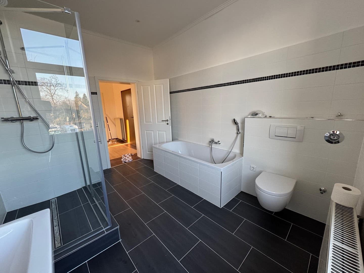 Traumhafte Altbau 3 Zimmer Wohnung in zentraler Lage