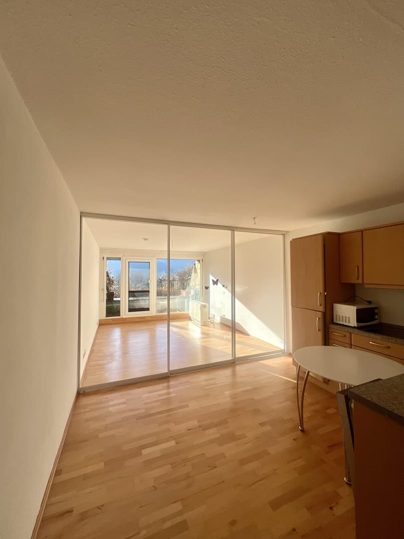 Stilvolle 1-Zimmer-Wohnung mit Balkon, Aufzug & Stellplatz