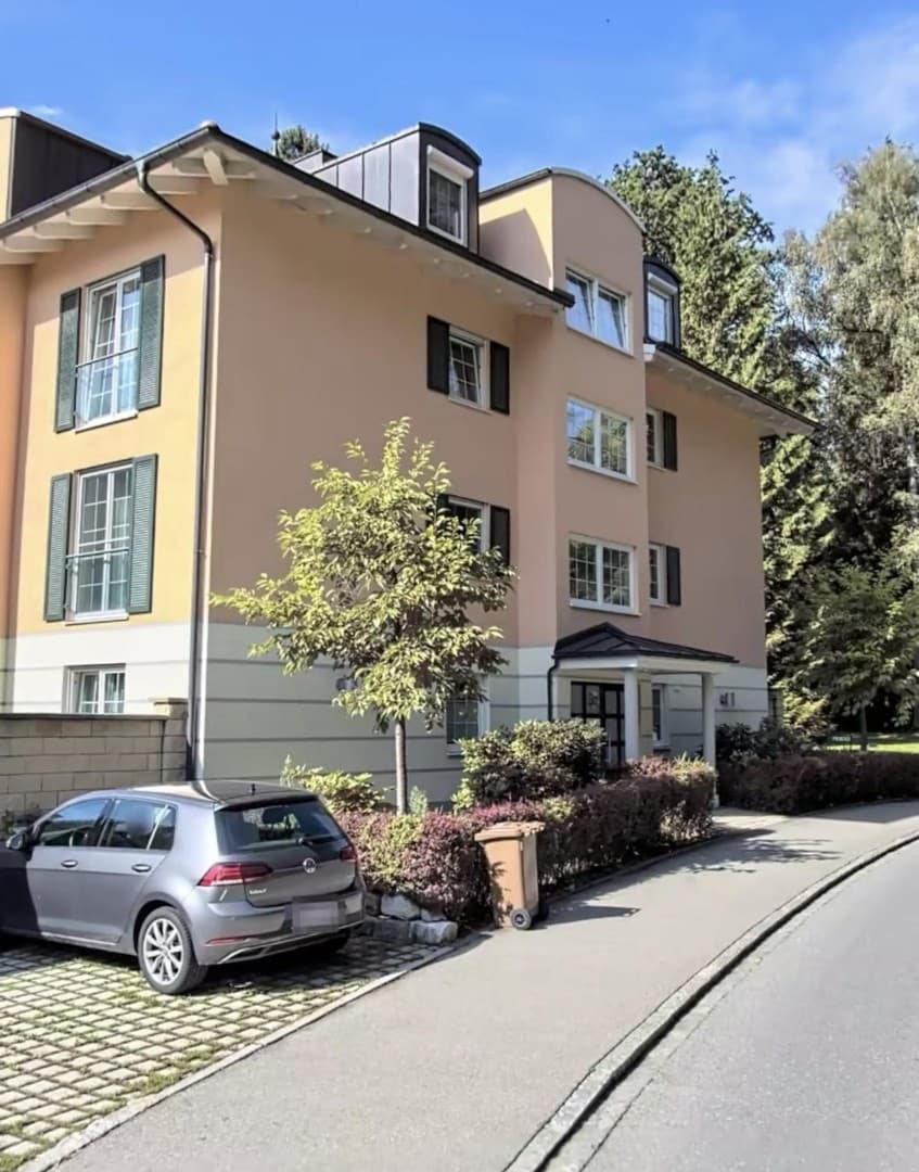 Exklusive 4-Zimmer Wohnung mit Balkon