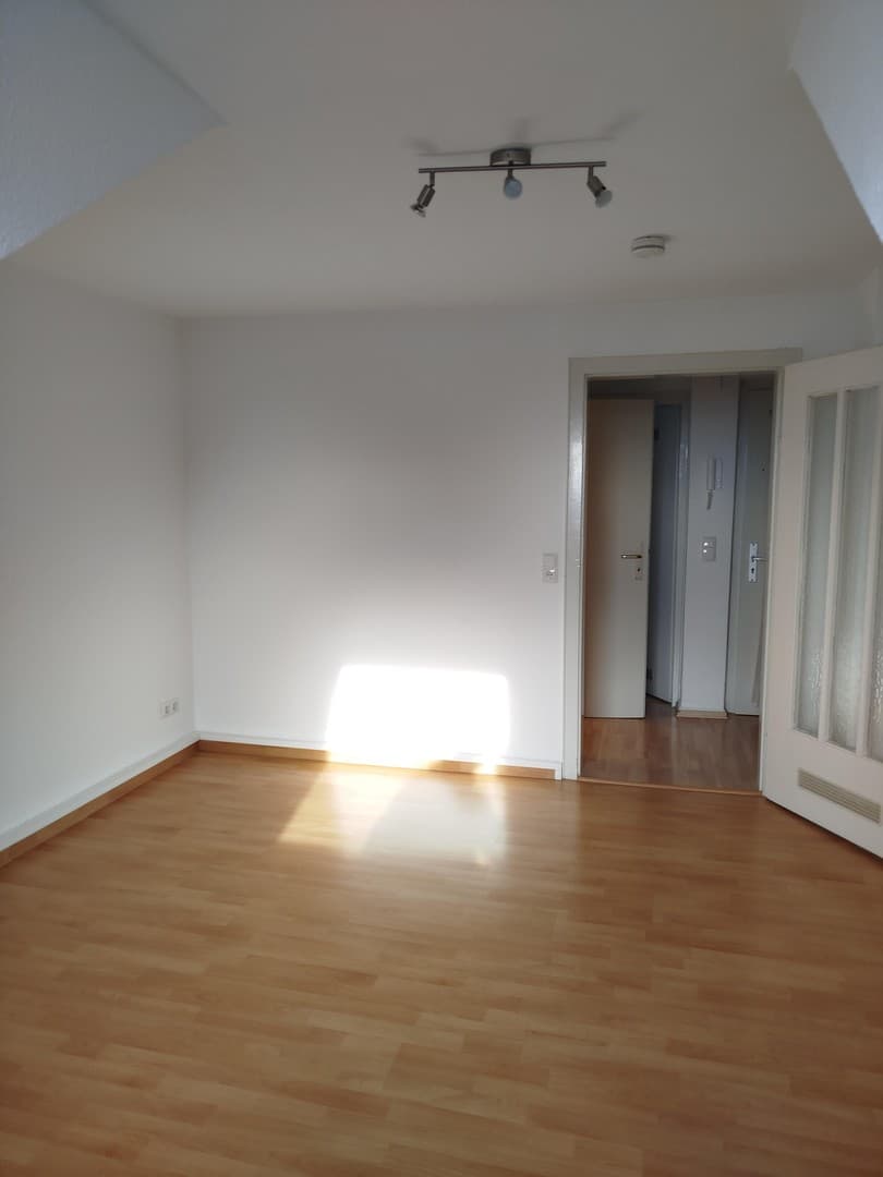 Schöne 2- Zi. Wohnung mitten in Kassel