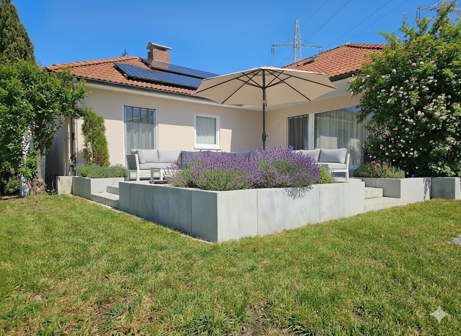Moderner Bungalow mit großem Garten, viel Privatsphäre und A+