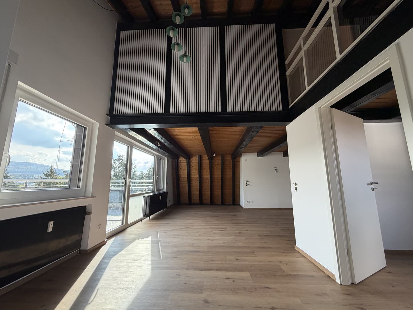 Neu renovierte 3,5-Zi. Maisonette-Wohnung in Aalen zu vermieten mit EBK, Balkon, Stellplatz, Keller