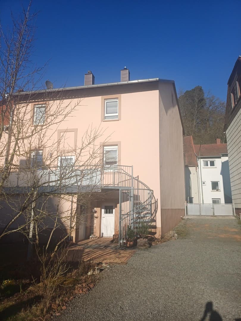 Einfamilienhaus in Kaiserslautern Erfenbach auf Eigentumsgrundstück, mit Anbau und Garten