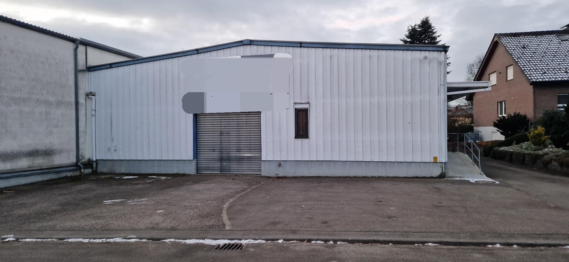 Ideal für Handwerksbetrieb/Selbstständige: 250 m² Lagerhalle mit Büro