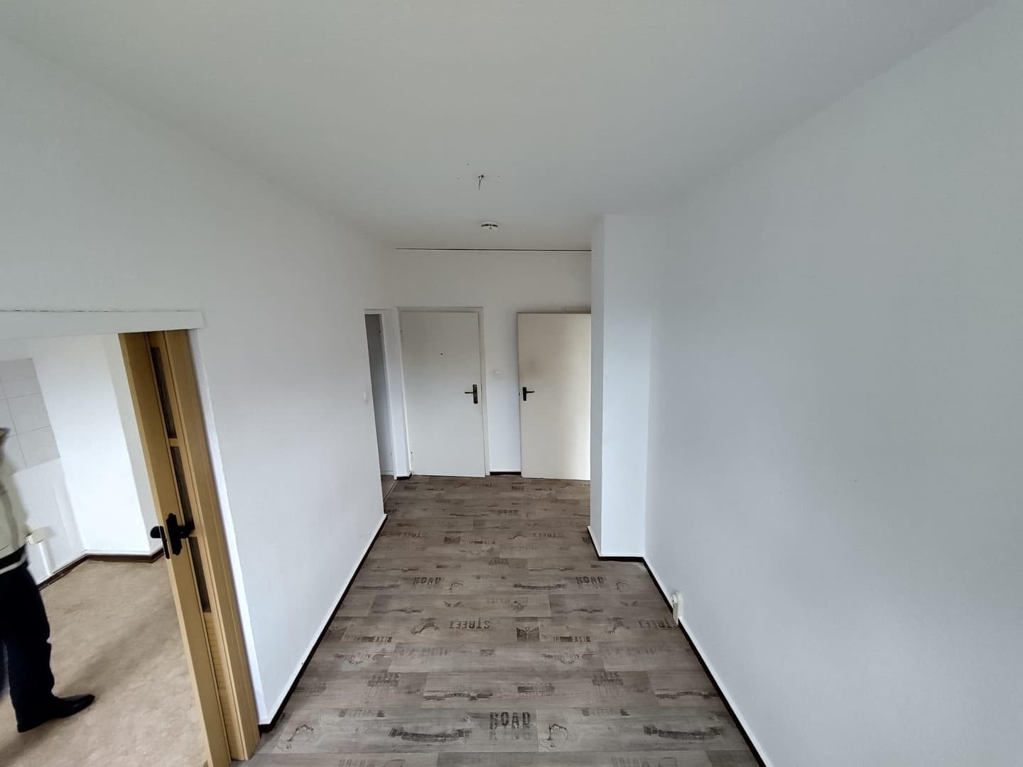 renovierte 1,5 Zimmerwohnung / Küche / Diele / Bad in Bad Sülze zu Vermieten