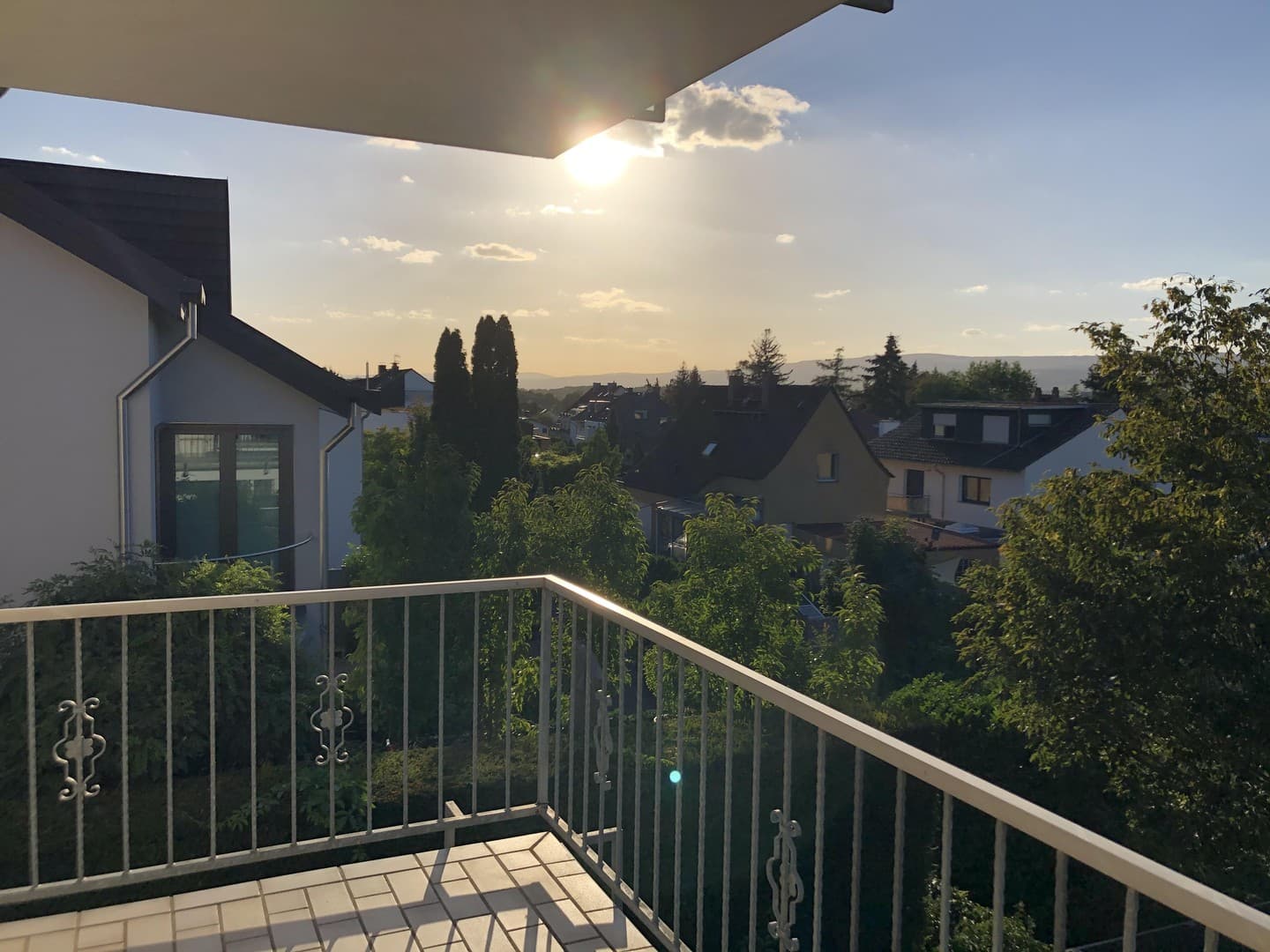 Von Privat: Bestlage am Budenheimer Wald / Helle 3-Zimmer Wohnung mit Balkon und Garage