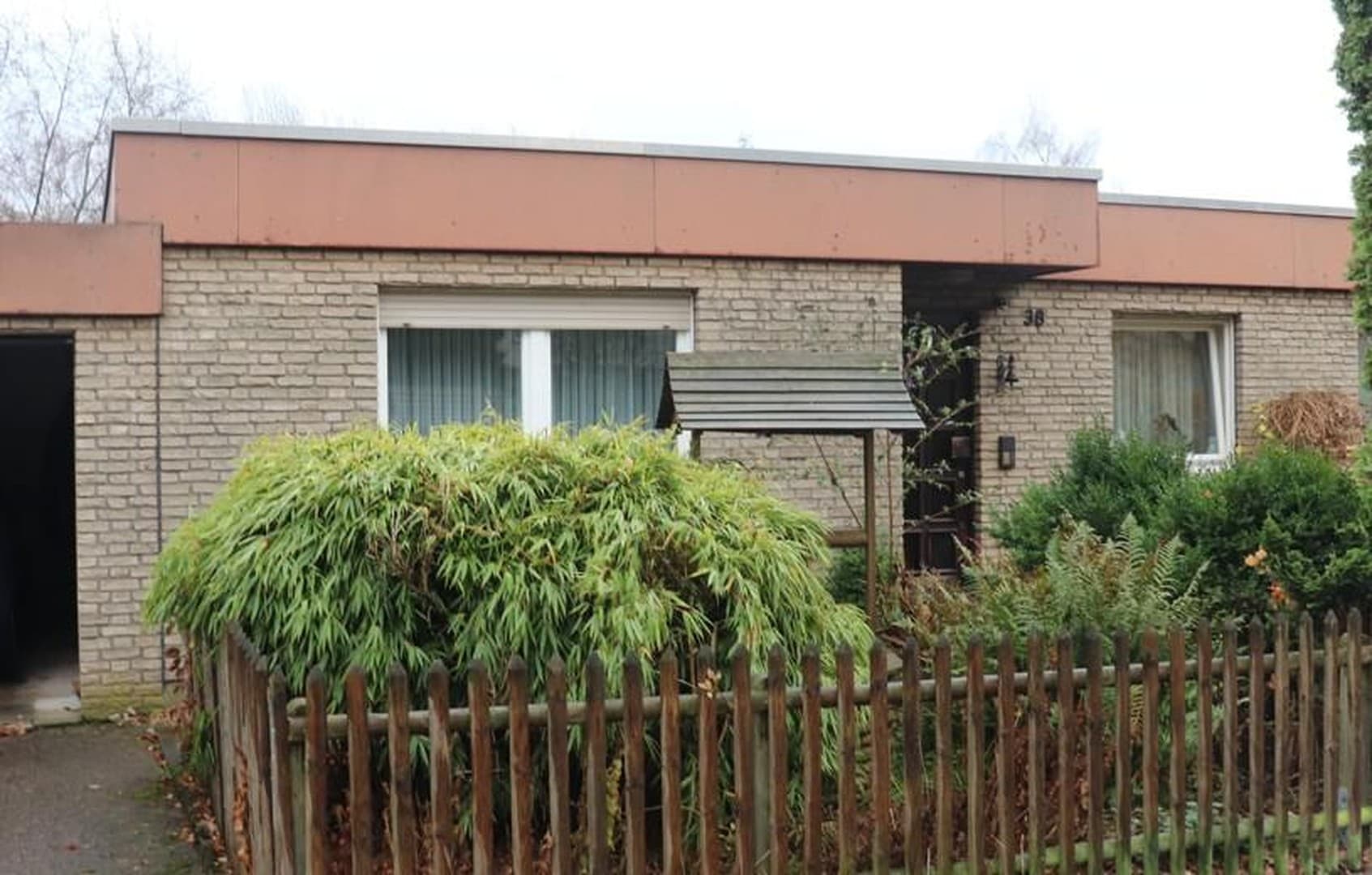 Bezahlbar wohnen: Renovierungsbedürftiges Haus im Erbbaurecht mit Potenzial
