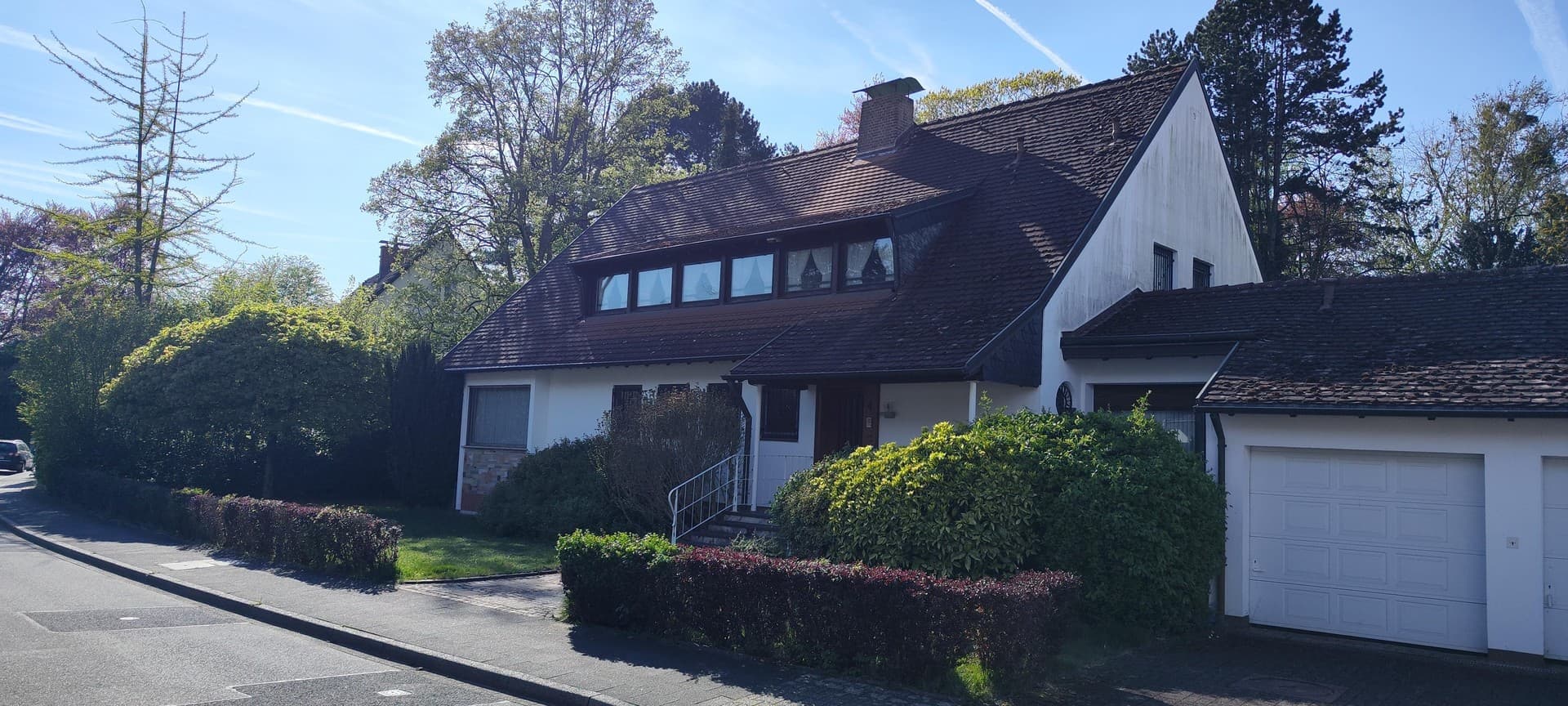 Villa auf " Top Baugrund " in Top Rheinlage Düsseldorf Urdenbach