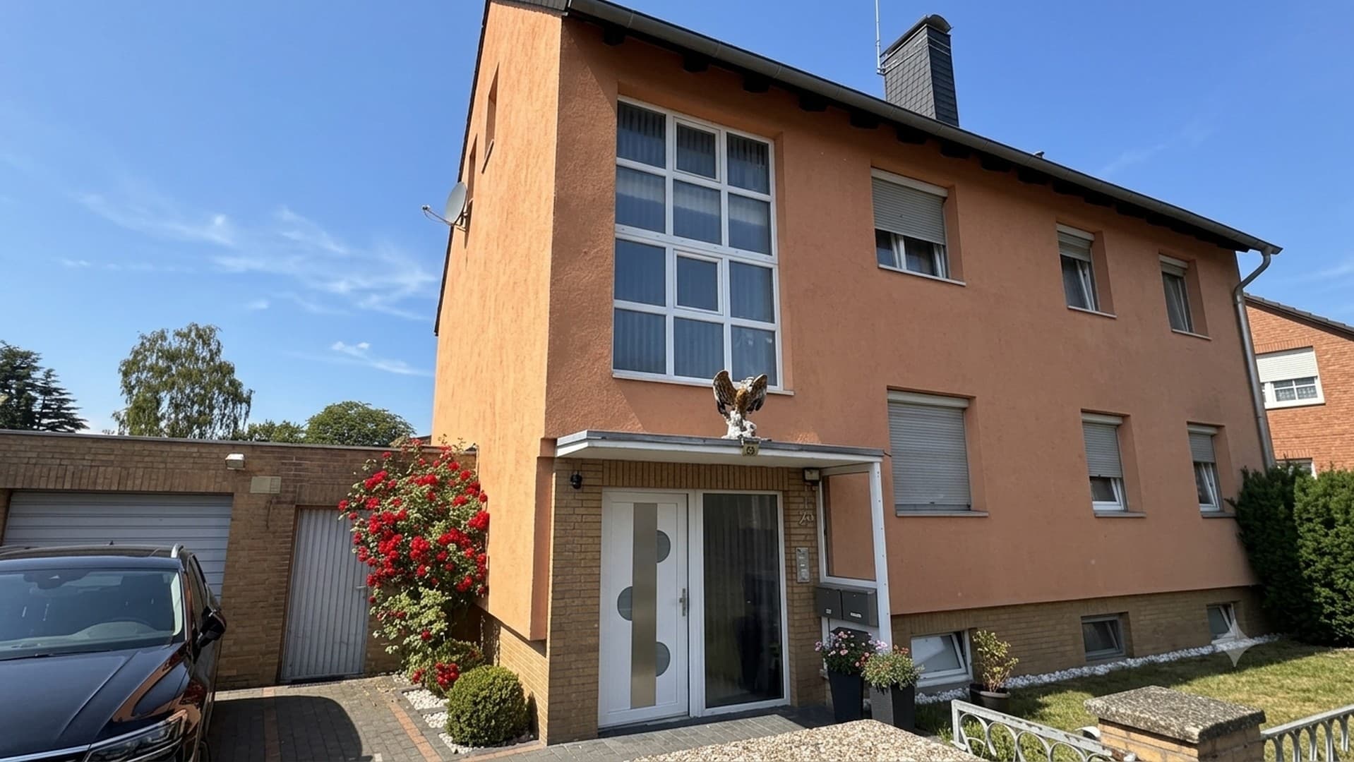 Gepflegtes Mehrfamilienhaus mit drei Wohneinheiten