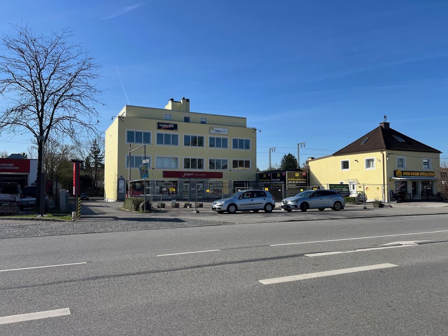 Freifläche direkt an der Bodenseestraße und S-Bahnhof