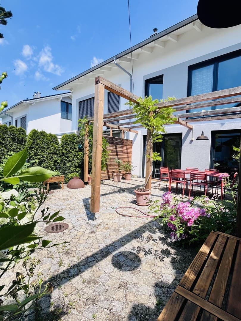 Luxus-Wohnen nahe München: zukunftssicheres, kosteneffizientes Familienhaus (A+, 2019)