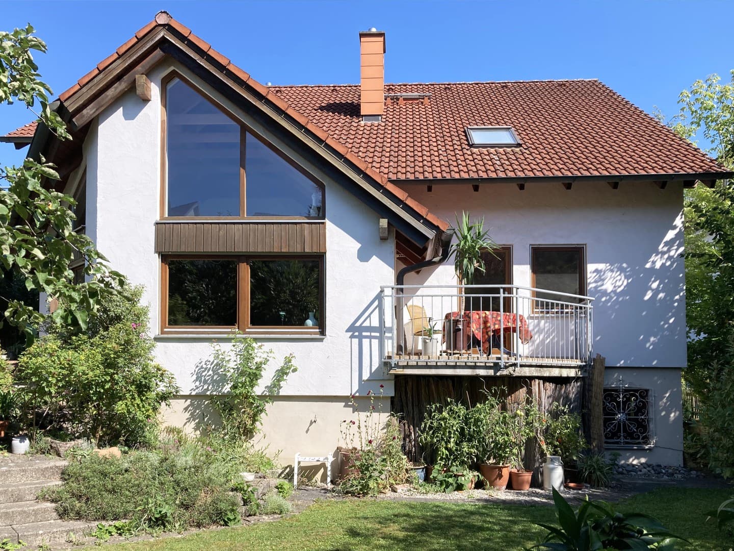Lichtdurchflutetes Architektenhaus in innenstadtnaher & ruhiger Sackgassenlage mit großem Garten