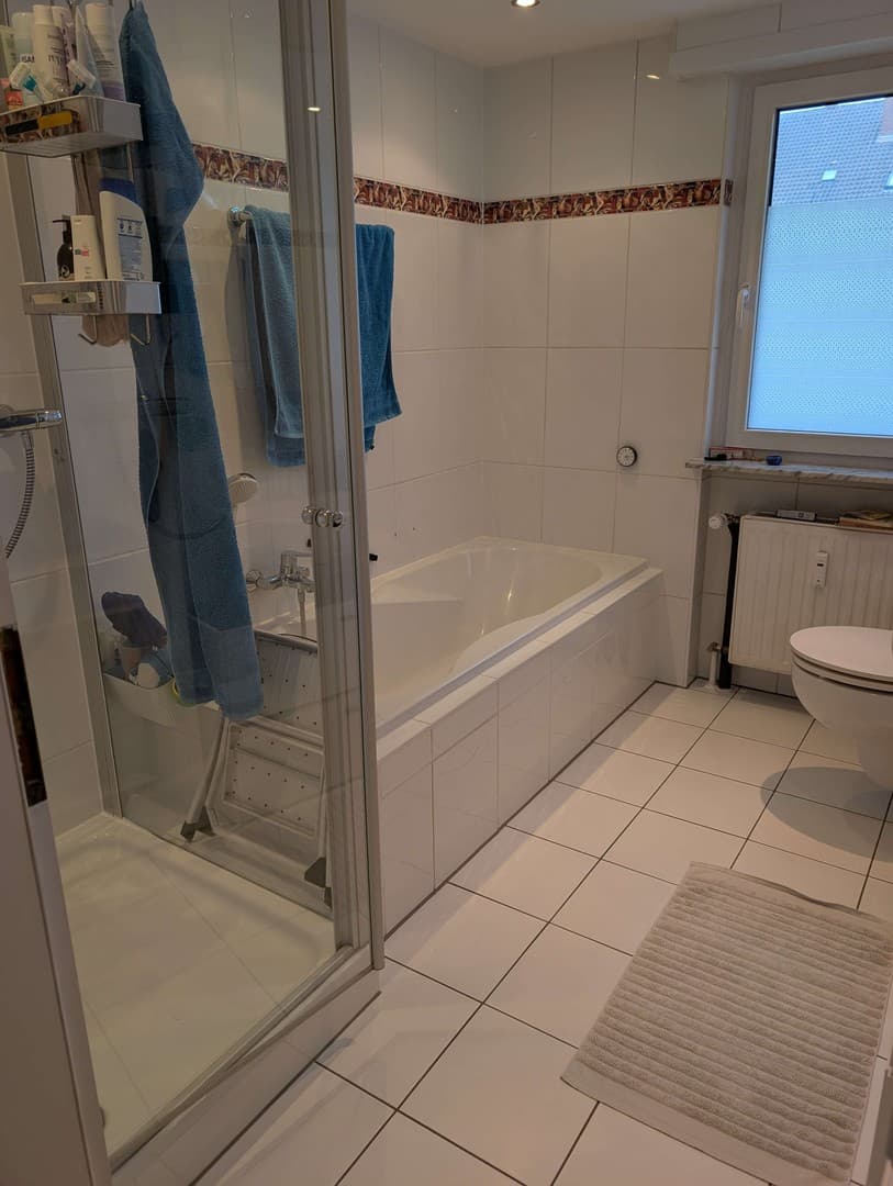 Helle 3-Zimmer-Wohnung mit zwei Balkonen, Aufzug und Duplexstellplatz in Neckarstadt-Ost