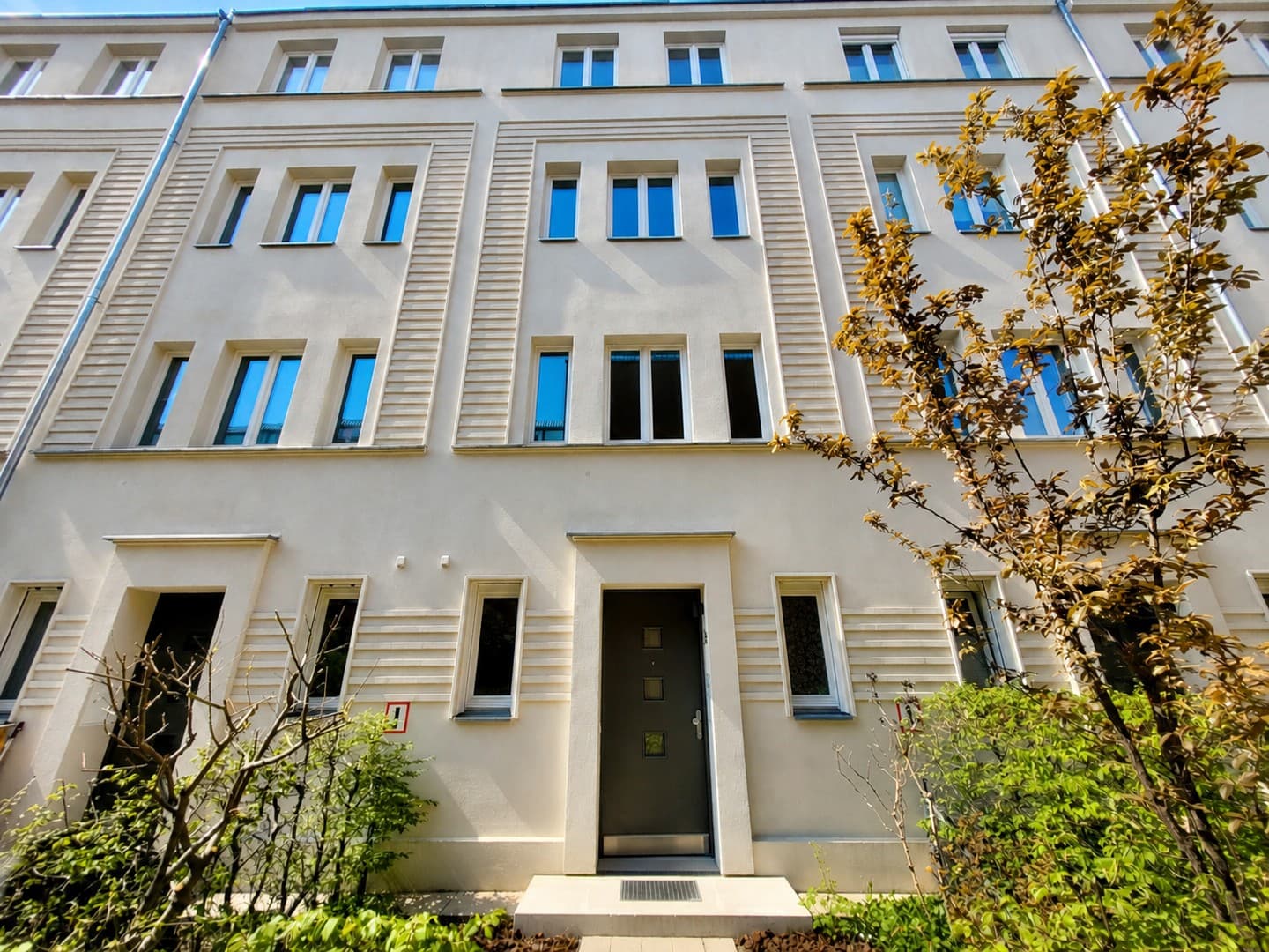 Modernes Townhouse im historischen Herzen von Potsdam mit Terrasse & TG-Stellplatz