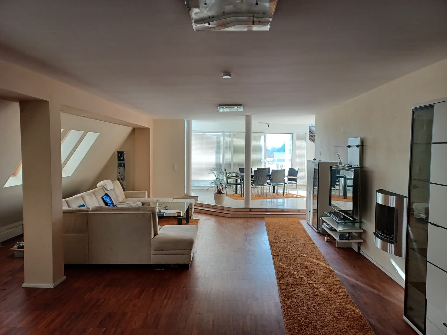 Außergewöhnliche Dachgeschosswohnung am Ku'damm | 210 m² | Dachterrasse & 360°-Galerie