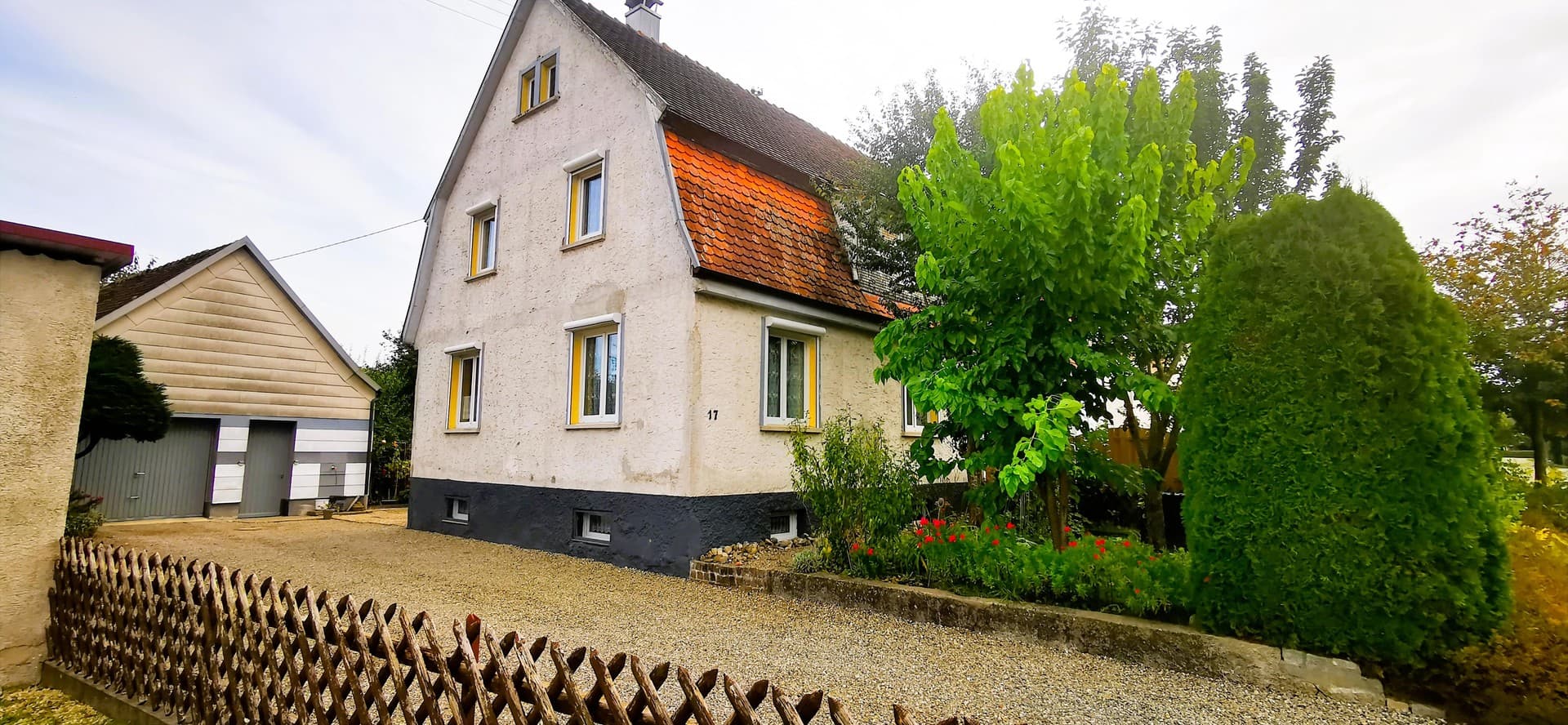 Charmante Doppelhaushälfte in ruhigem Wohngebiet zu verkaufen