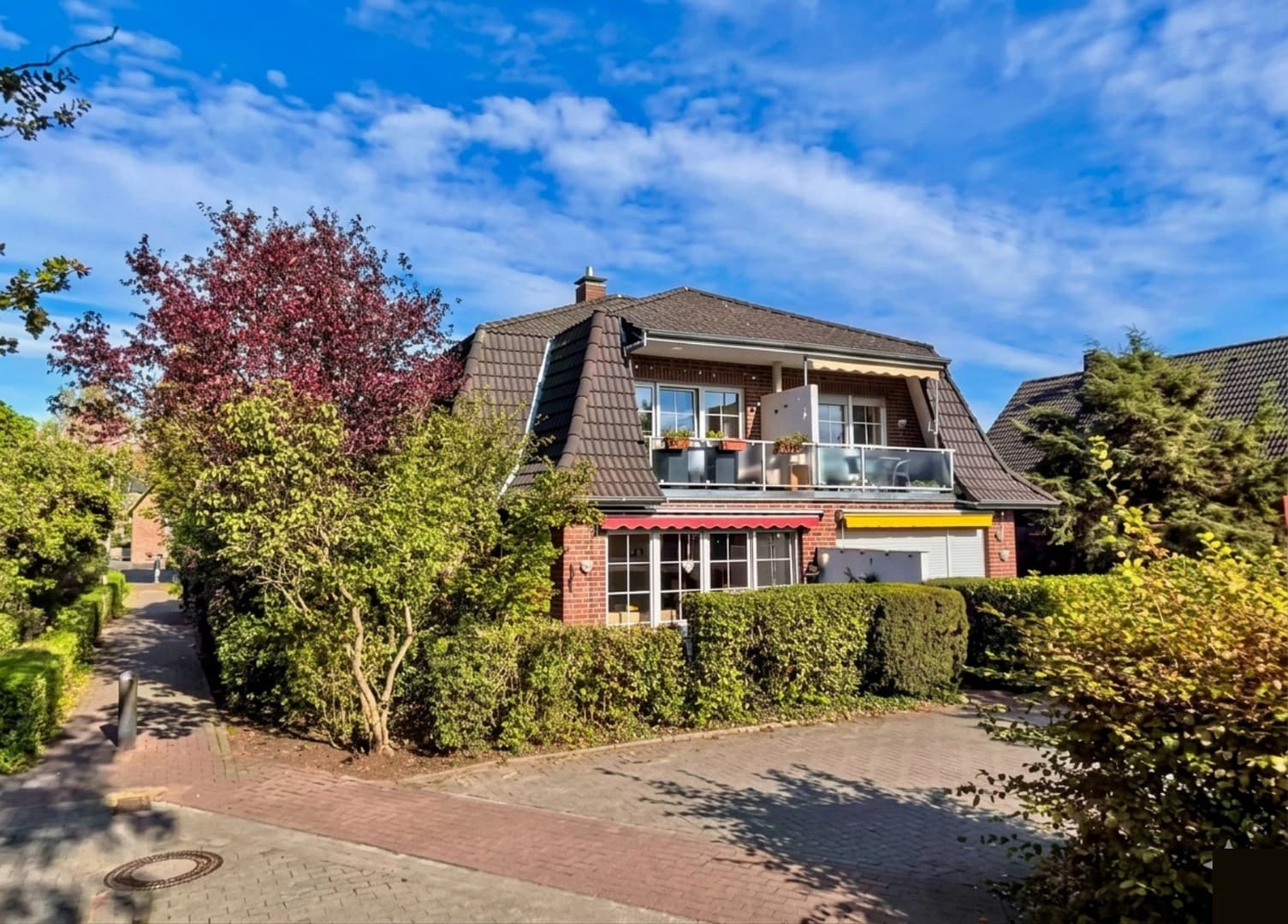 Idyllische Dachgeschoss Wohnung in ruhiger Lage (3-ZKB)
