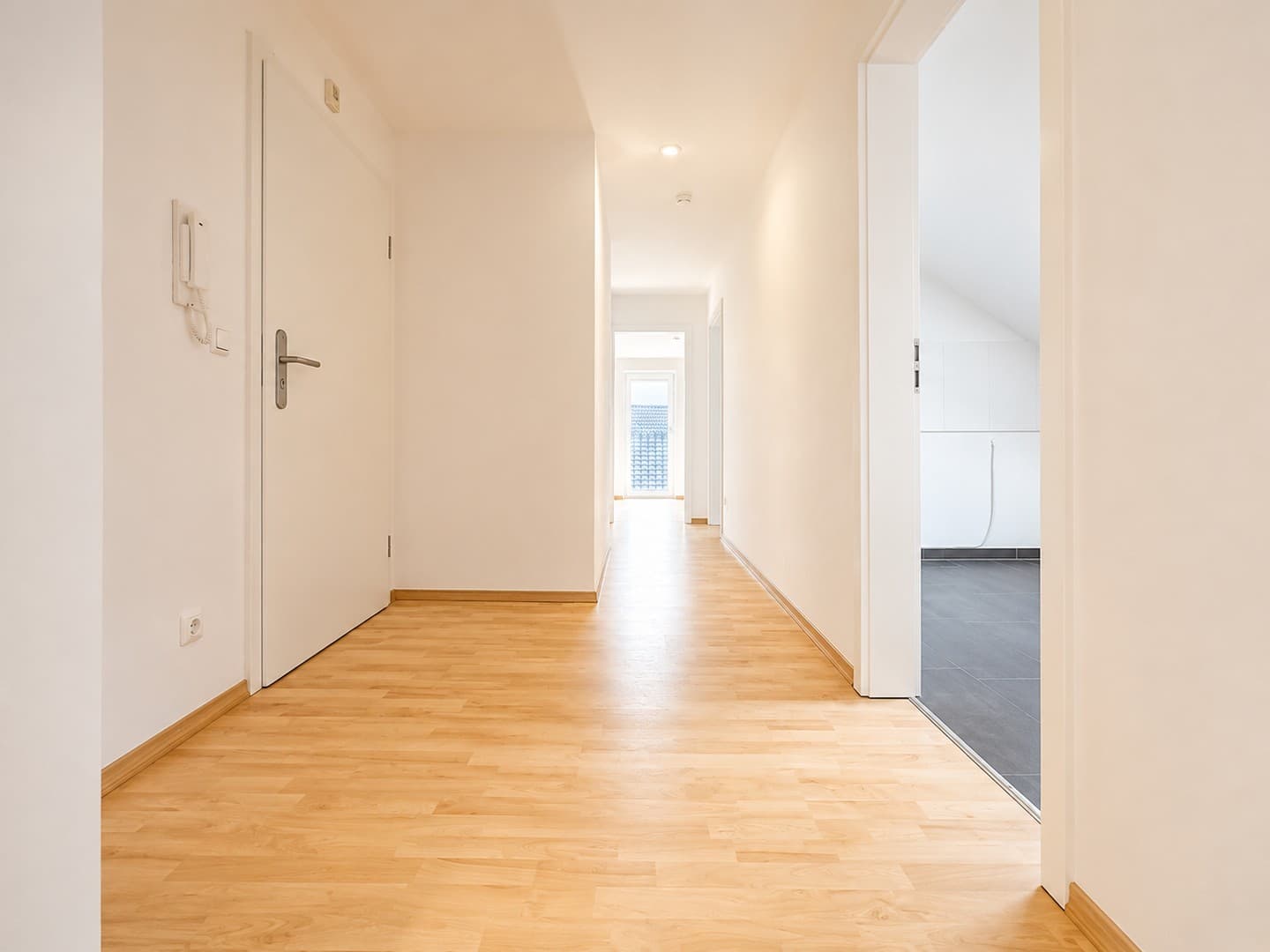 Geschmackvolle 3-Raum-Wohnung mit großem Balkon