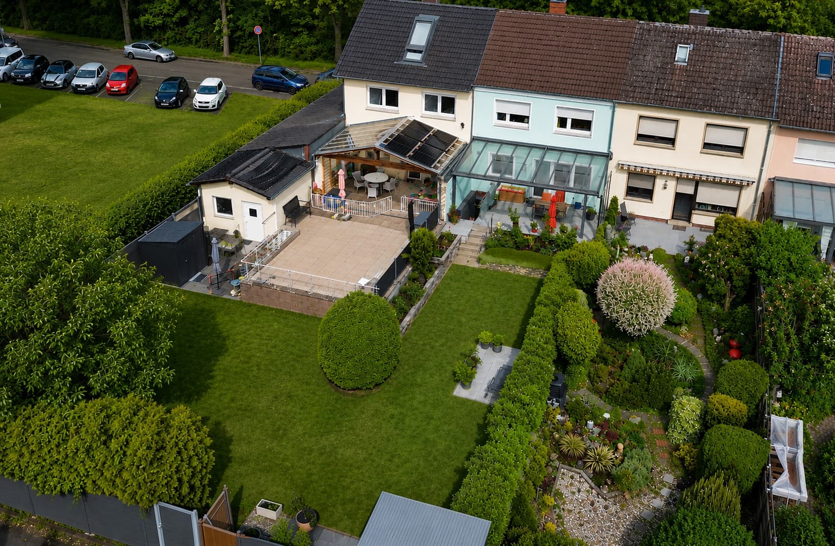 Modernisiertes Familienhaus mit Sonnengarten, Garage & Ausbaureserve