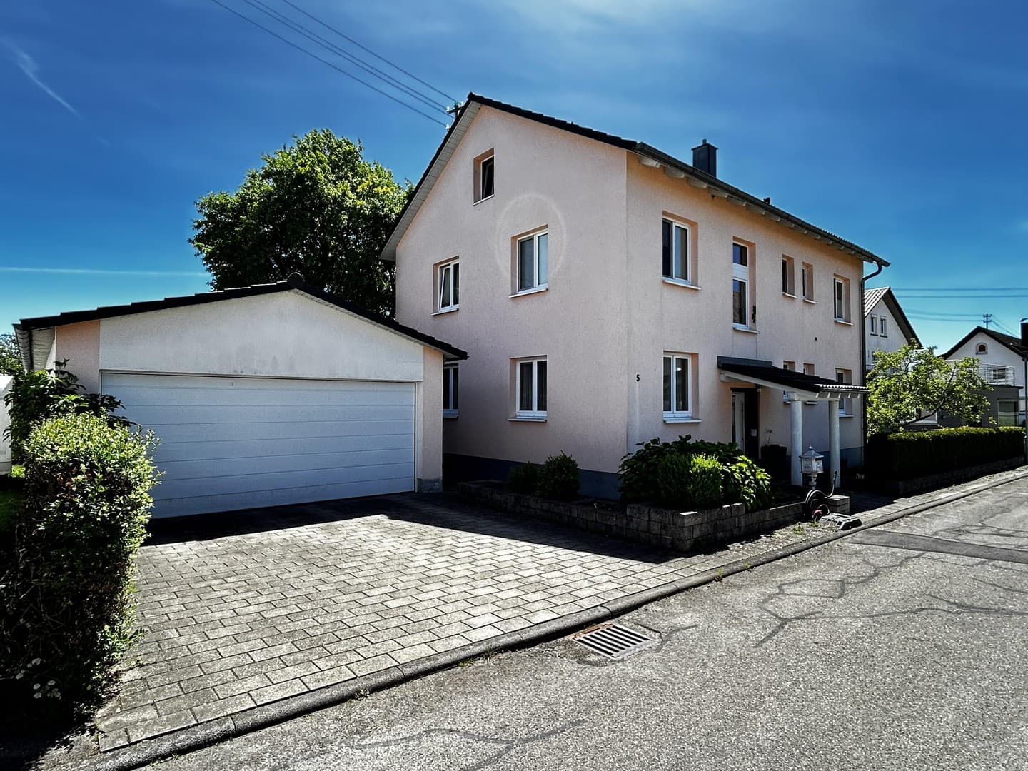 Attraktives Zweifamilienhaus in TOP-Lage von Kolbingen