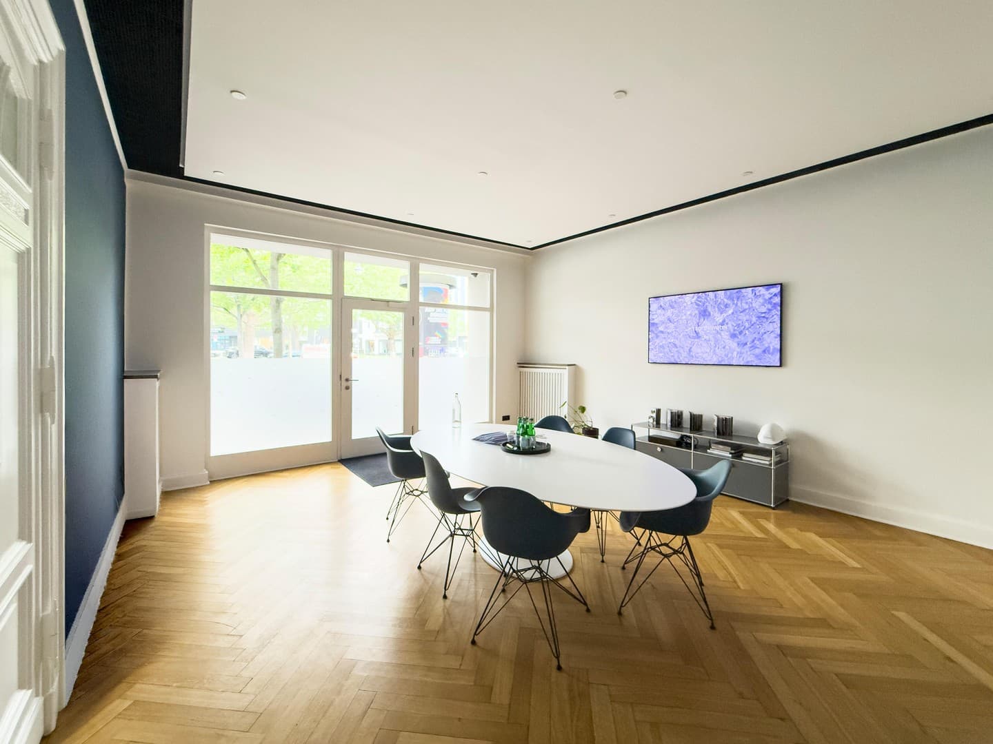 Repräsentatives und gut sichtbares Büro/Ladenlokal am Kudamm | Mietbeginn flexibel | provisionsfrei