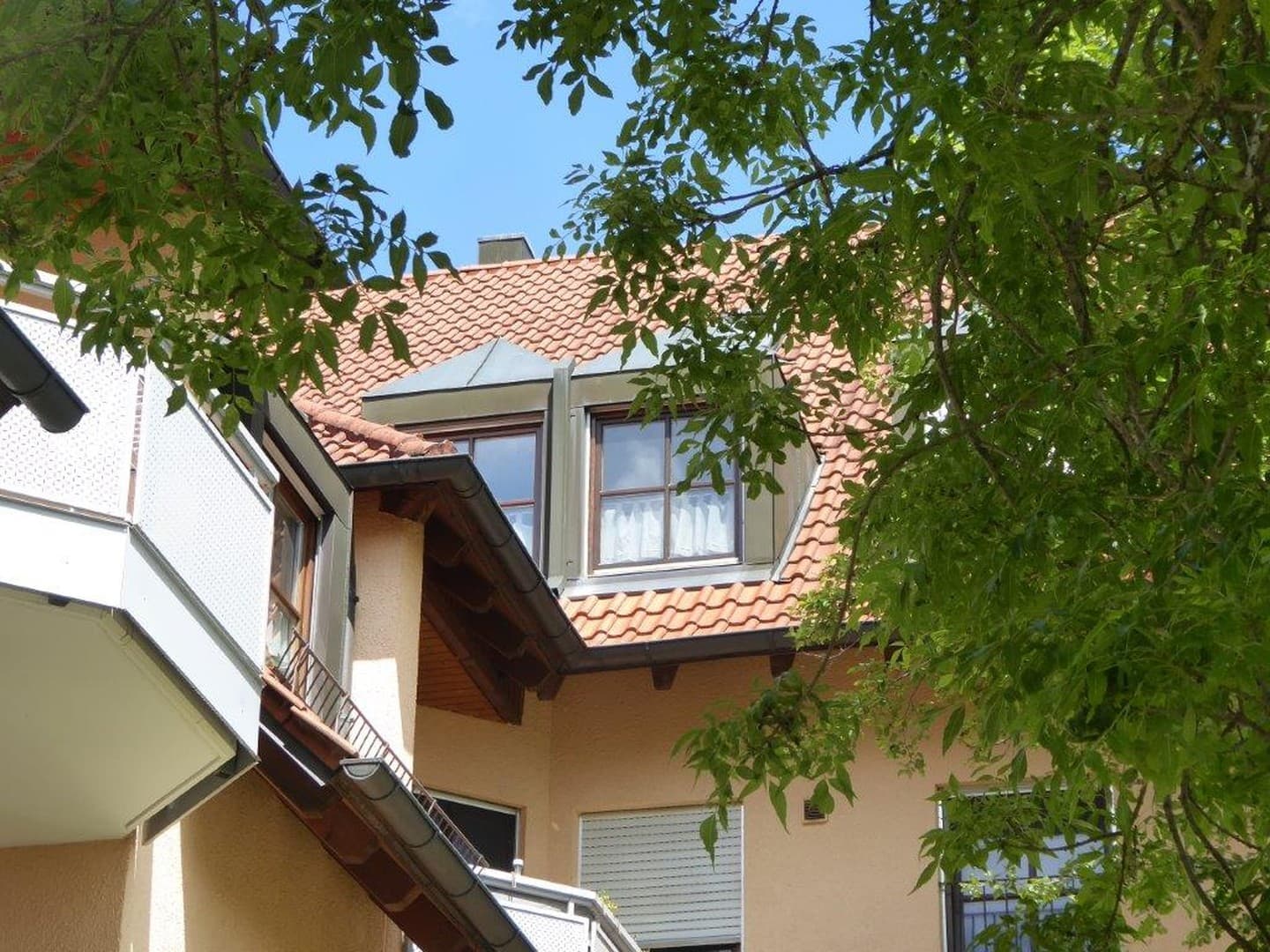 Charmantes, sehr gepfl. Appartement in begehrter Lage Schloßstrasse, auch für Pendler interessant
