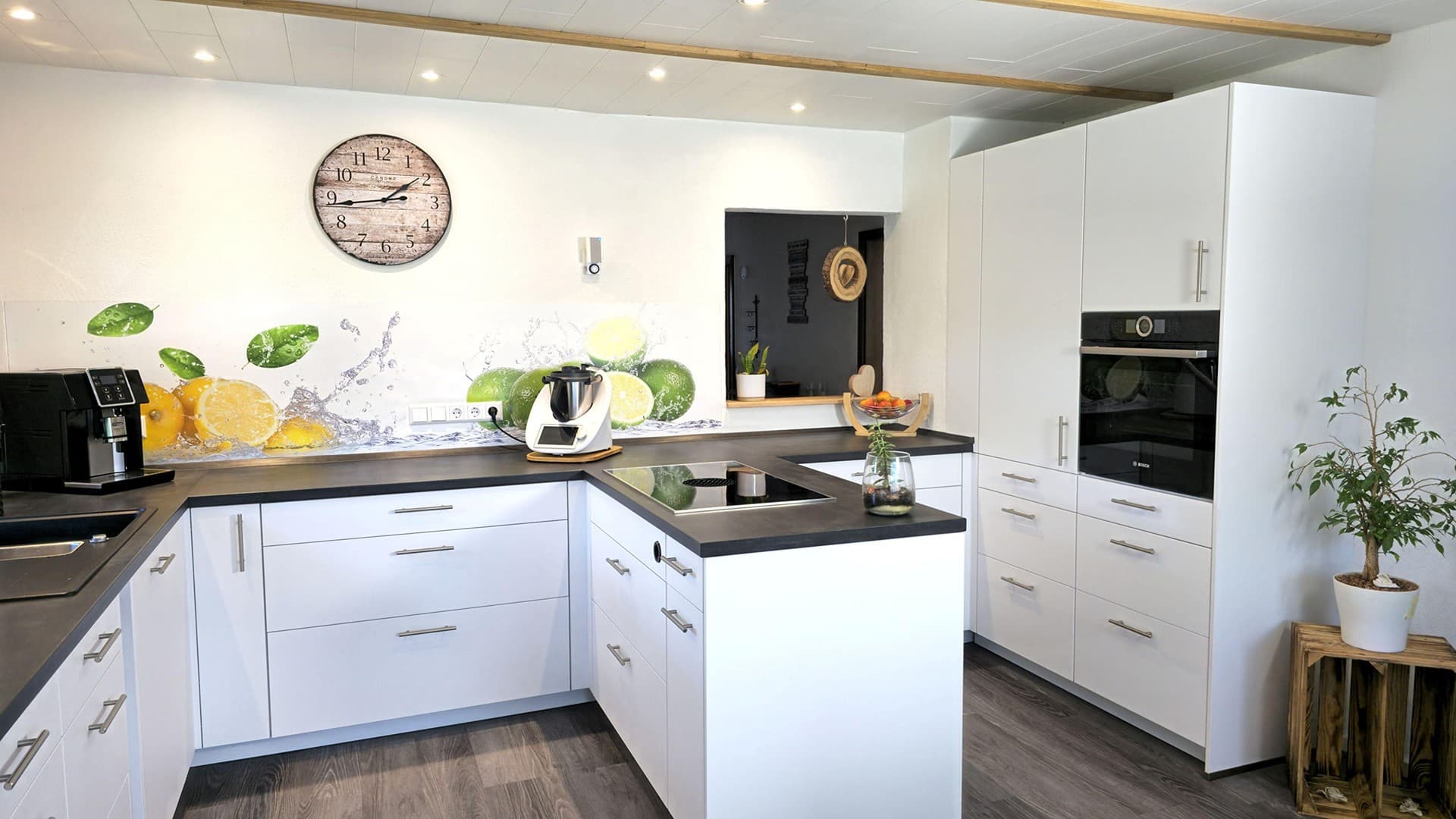 Modernisiertes Zweifamilienhaus mit 1.219 m² Grundstück · Energieklasse A