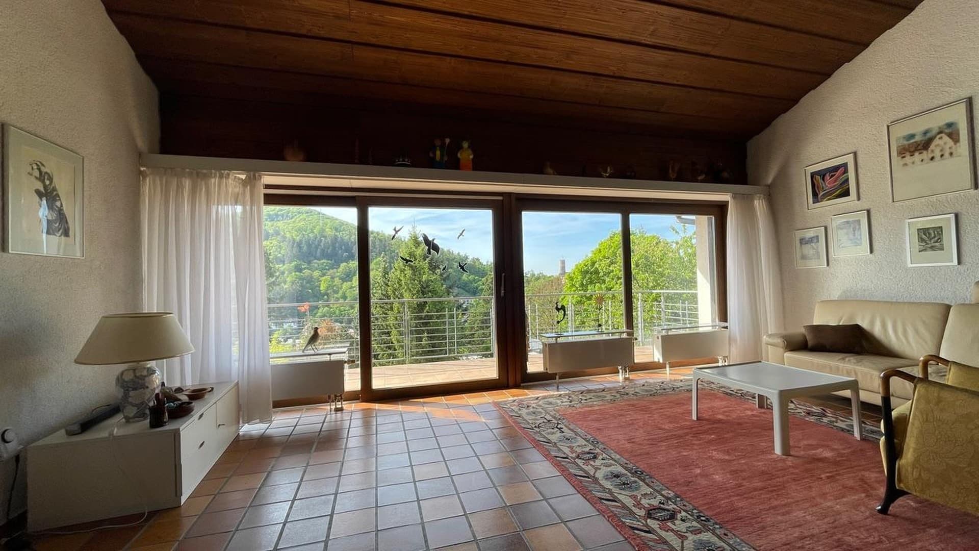 Freistehendes Einfamilienhaus in ruhiger Lage mit Burgblick