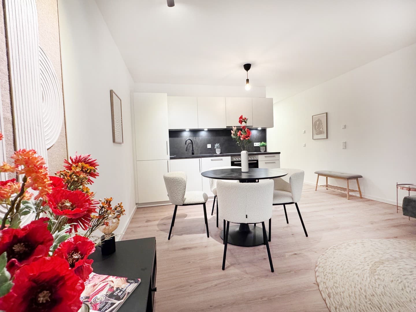 2-Zimmer-Wohnung mit Balkon und Einbauküche