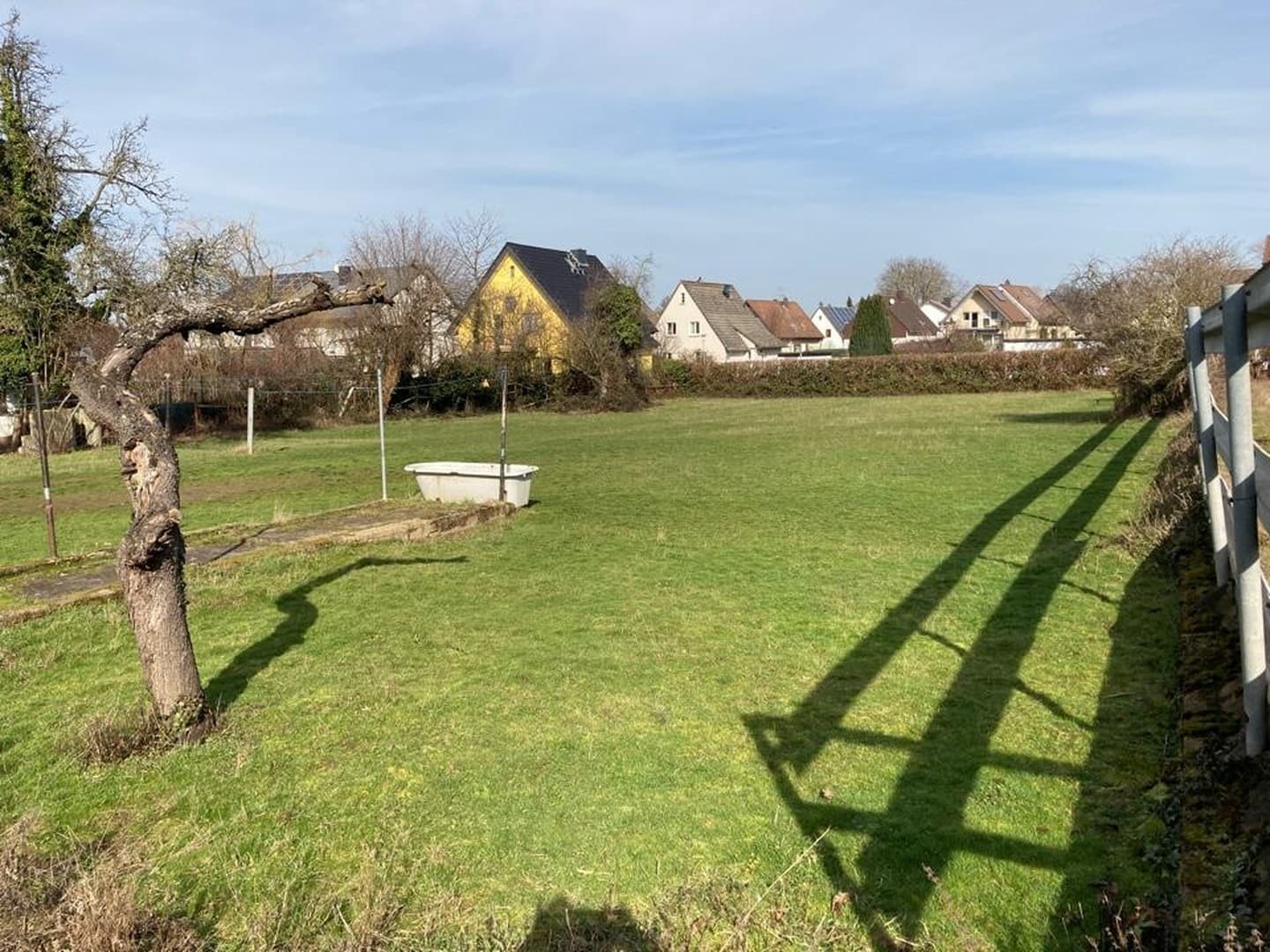 Schönes ECKGRUNDSTÜCK für 1- oder 2-Familienhaus 489qm