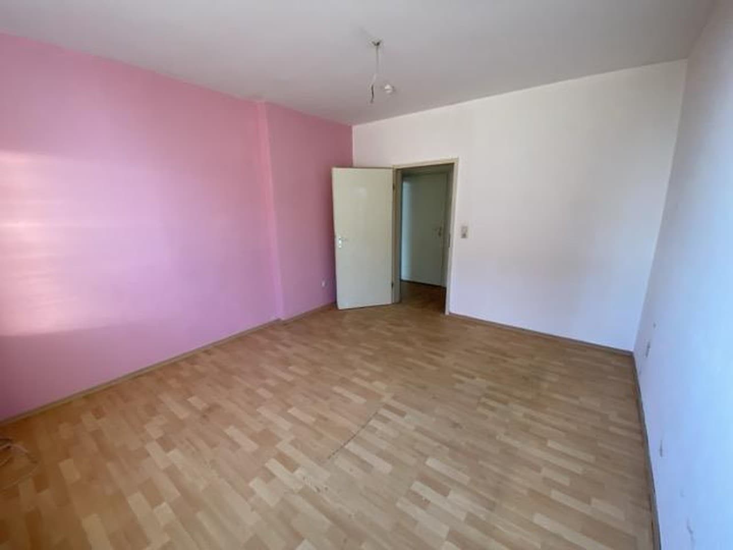 Top geschnittene, helle 2 Zimmer Wohnung in Neustadt bei Coburg! *** Provisionsfrei! ***