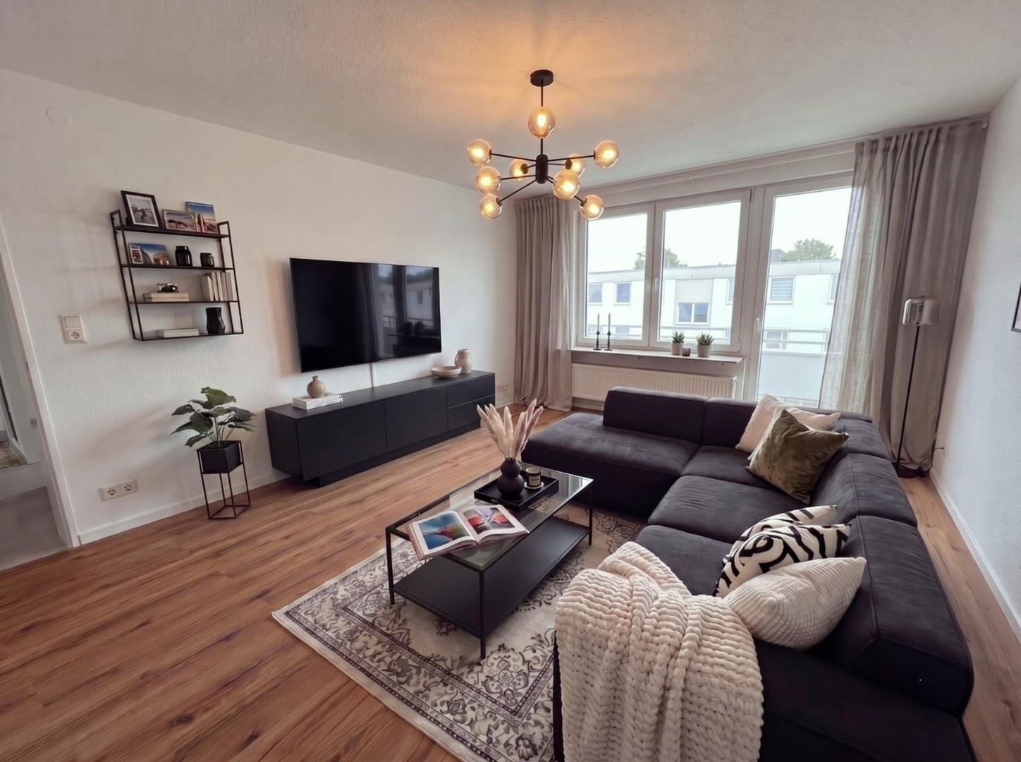 Frisch sanierte helle 4-Zimmer-Wohnung mit Südbalkon