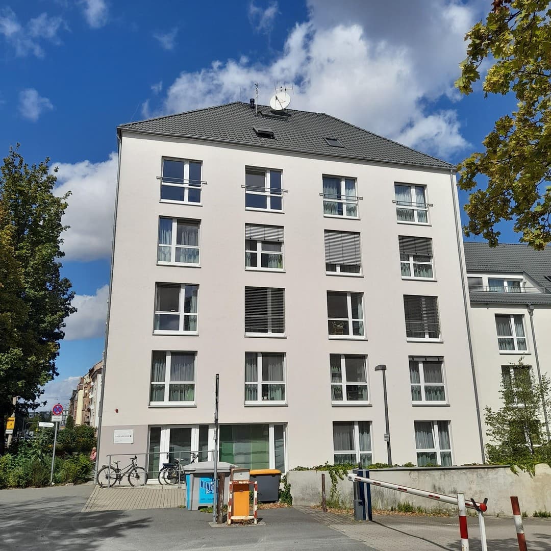 sorglos investieren: Pflege-Apartment mit 4% anfänglicher Mietrendite und langfristigem Mietvertrag