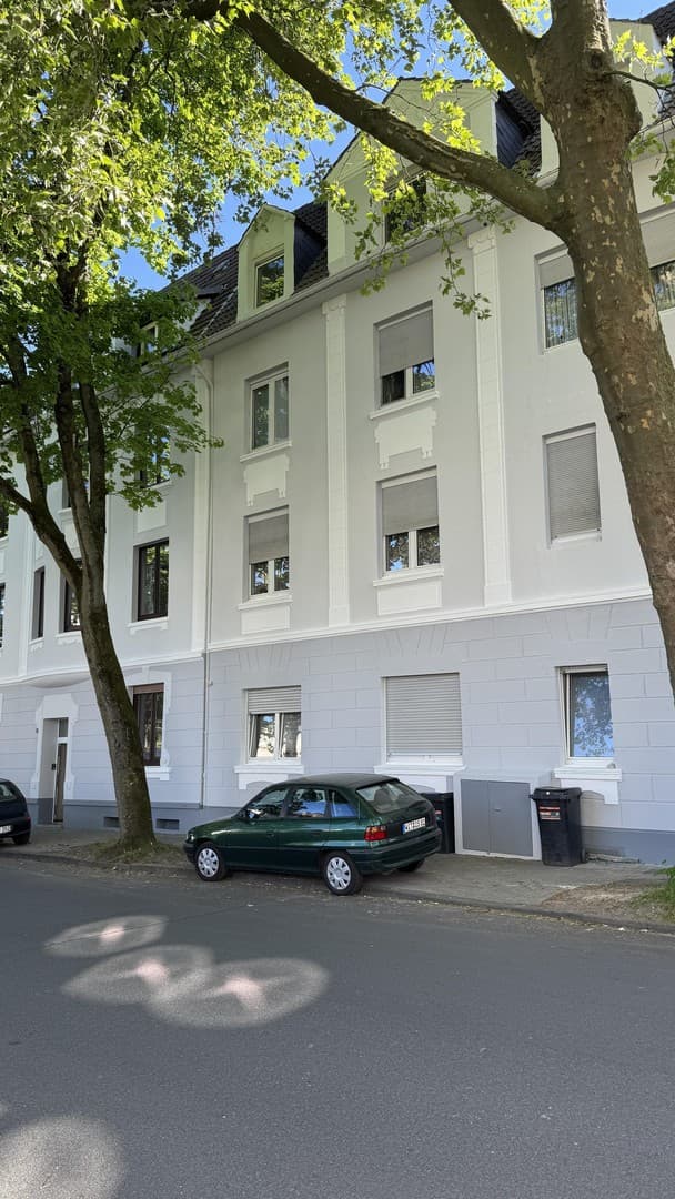 Wohnen mit Charakter: Großzügige 4-Zimmer-Wohnung in Bochum, WG geeignet