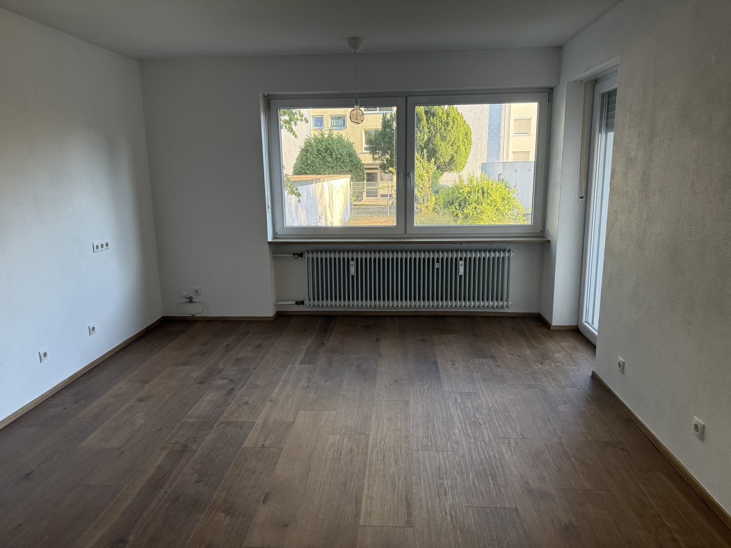 Schöne 4-Zimmer-Wohnung, auch als WG, zwei Balkone, gepflegt und renoviert