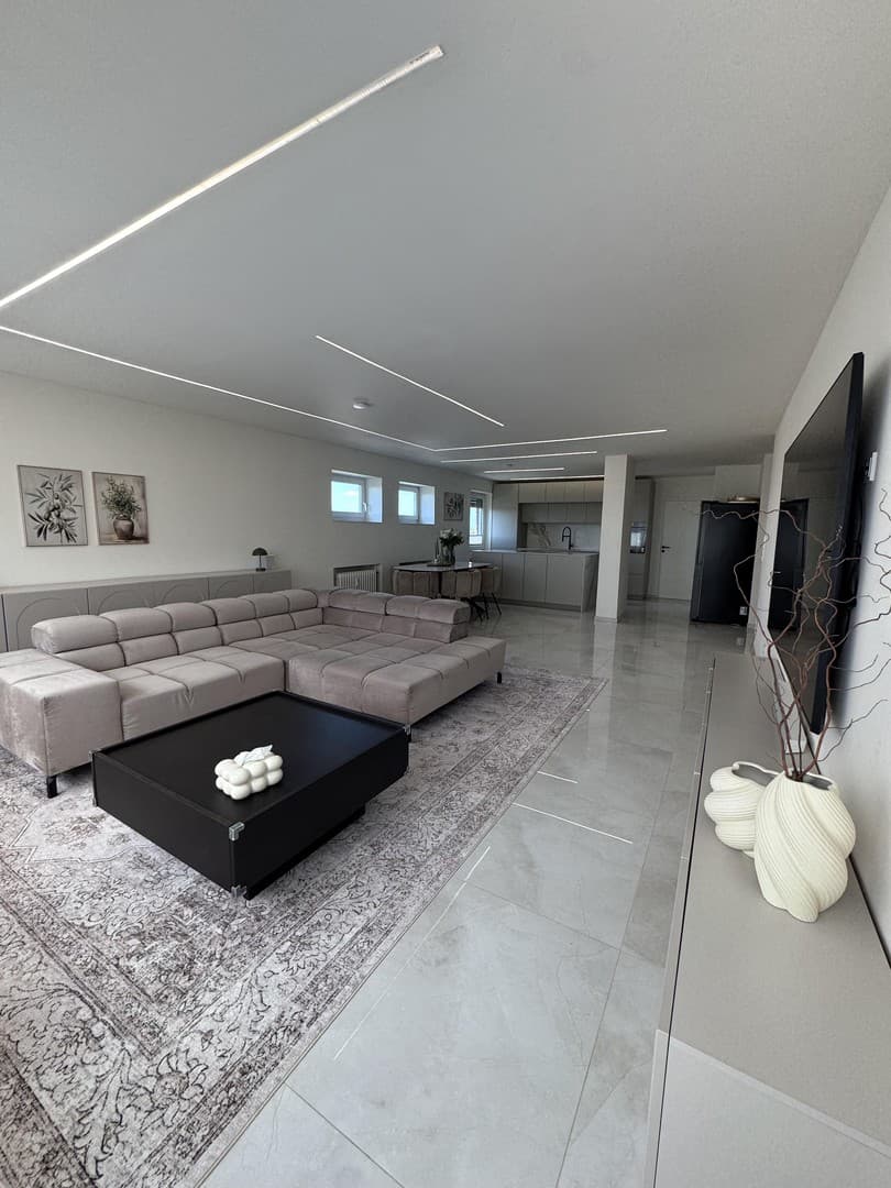 Moderne 4-Zimmer-Wohnung | 121,5 m² | inkl. Garage | 2 Balkone | Küche mit Insel | Keller | Top Lage