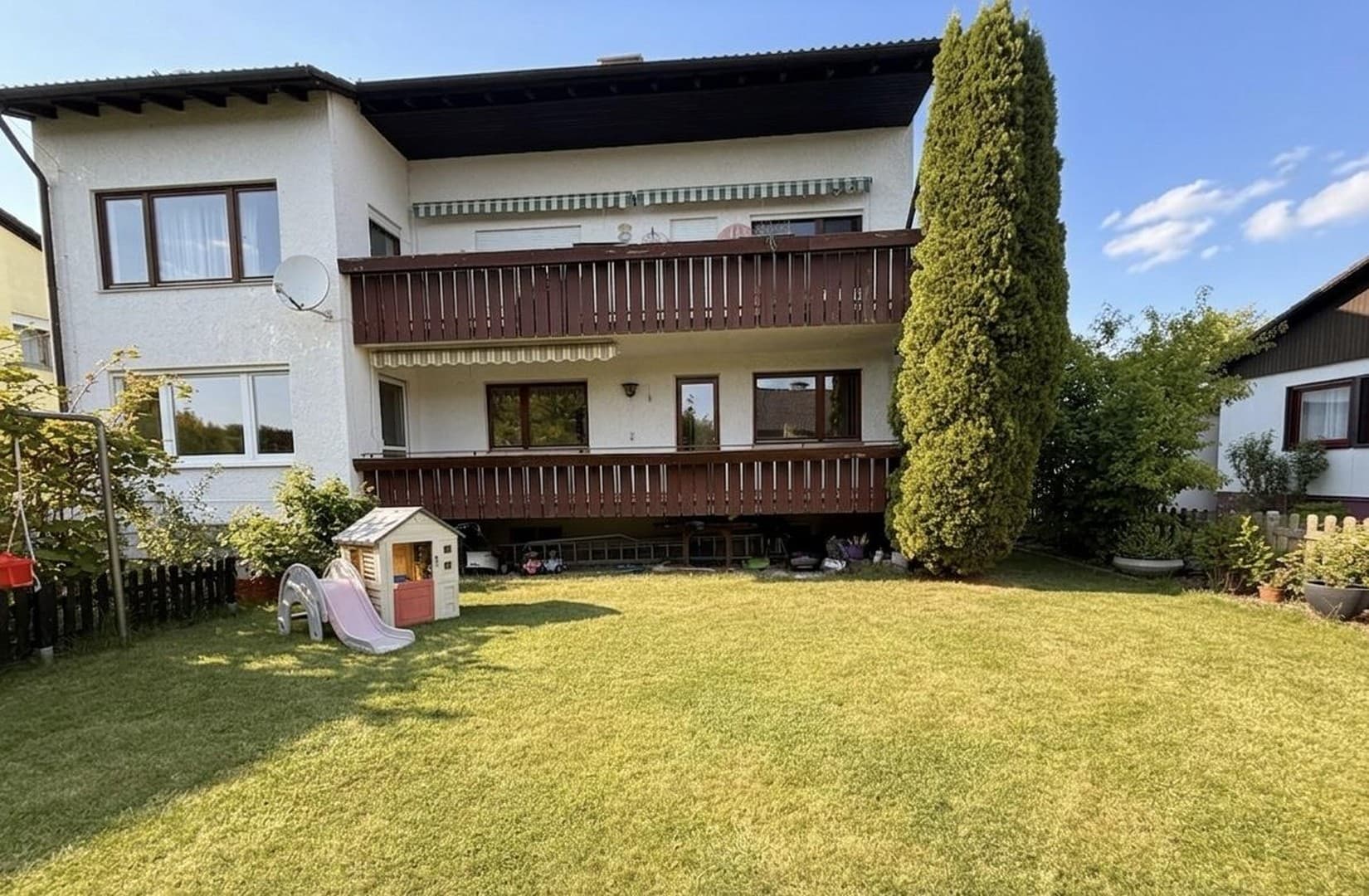 Großzügige 5-Zimmer-EG-Wohnung mit eigenem Garten