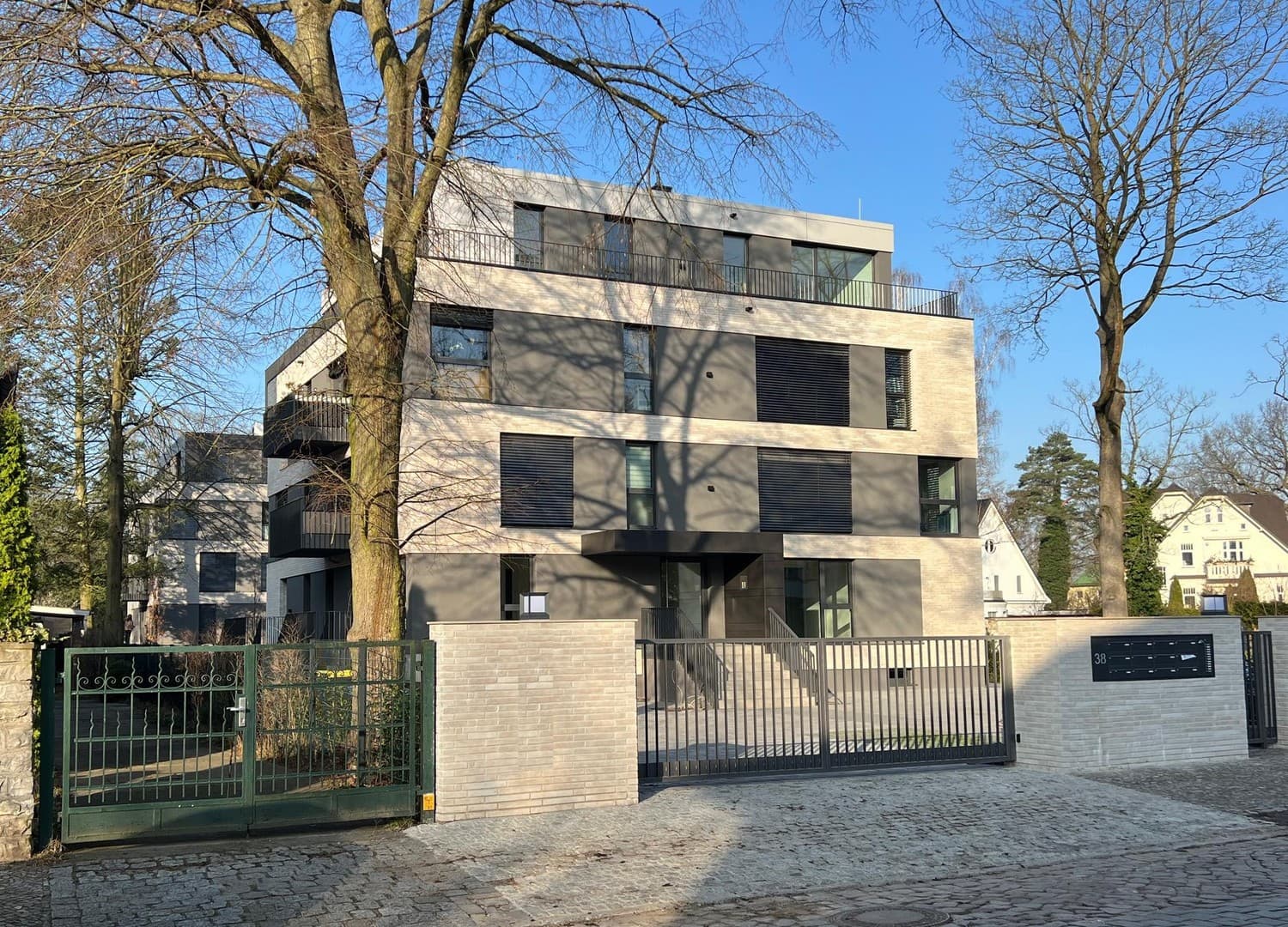 Attraktive Gartenwohnung in exklusiver Villa
