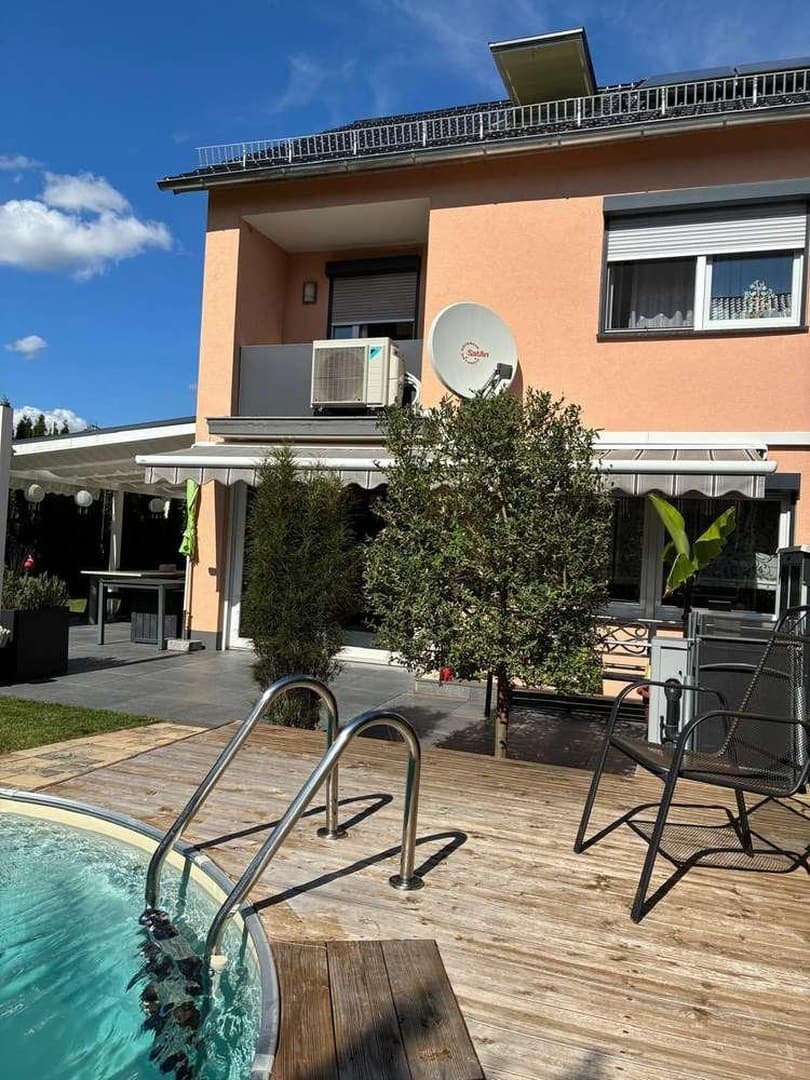 PROVISIONSFREI: Kernsaniertes Haus mit Pool