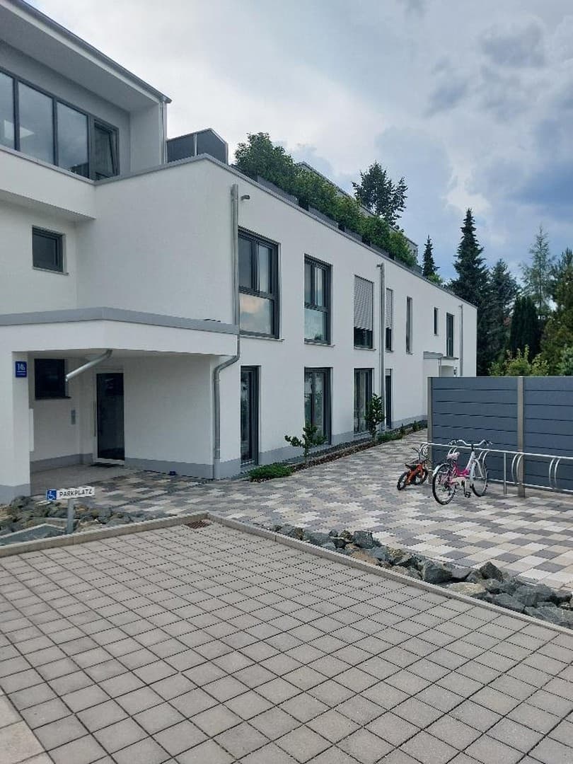 Barrierefrei und moderne 2-Zimmer Wohnung mit einer großen Terrasse in Gessertshausen