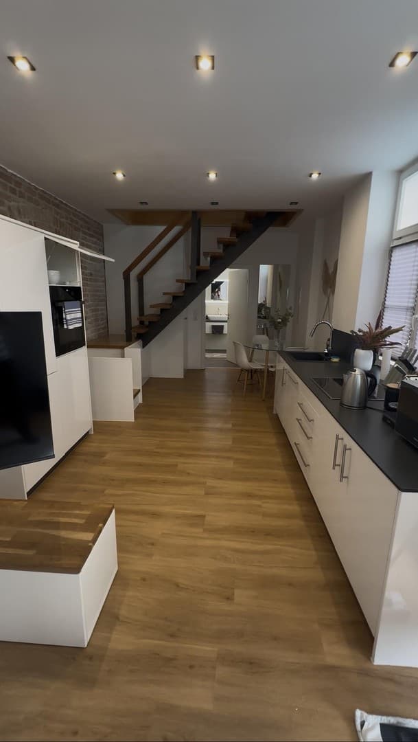 Move in Ready | 78qm Voll möblierte 4 Zimmer Wohnung Zentrum Wiesbaden